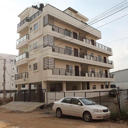 Qualtems Guest House Bangalore Exterior foto