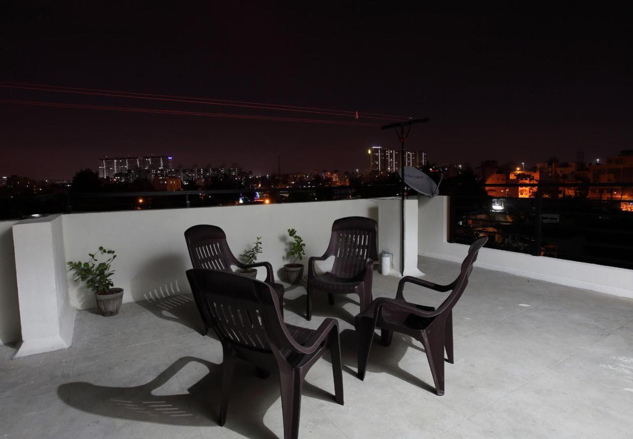 Qualtems Guest House Bangalore Exterior foto