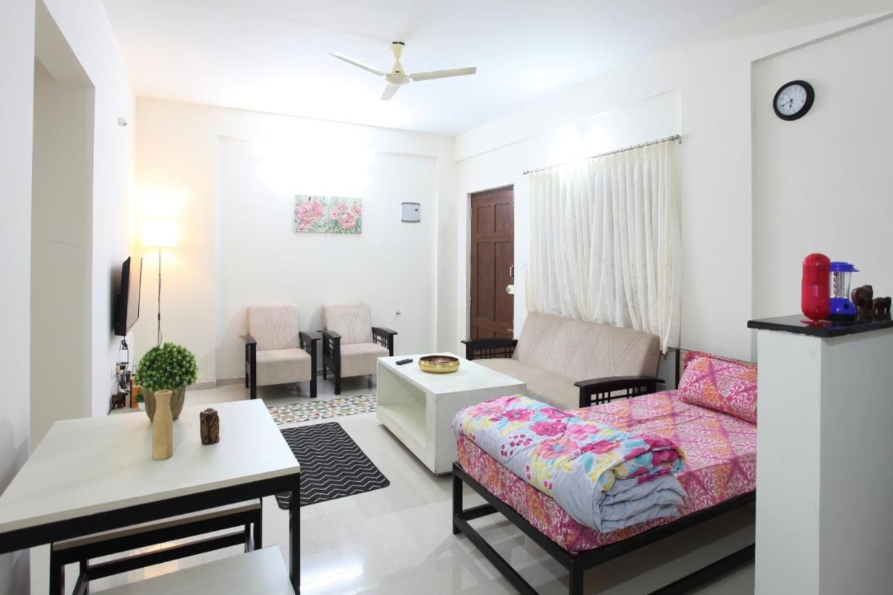 Qualtems Guest House Bangalore Exterior foto
