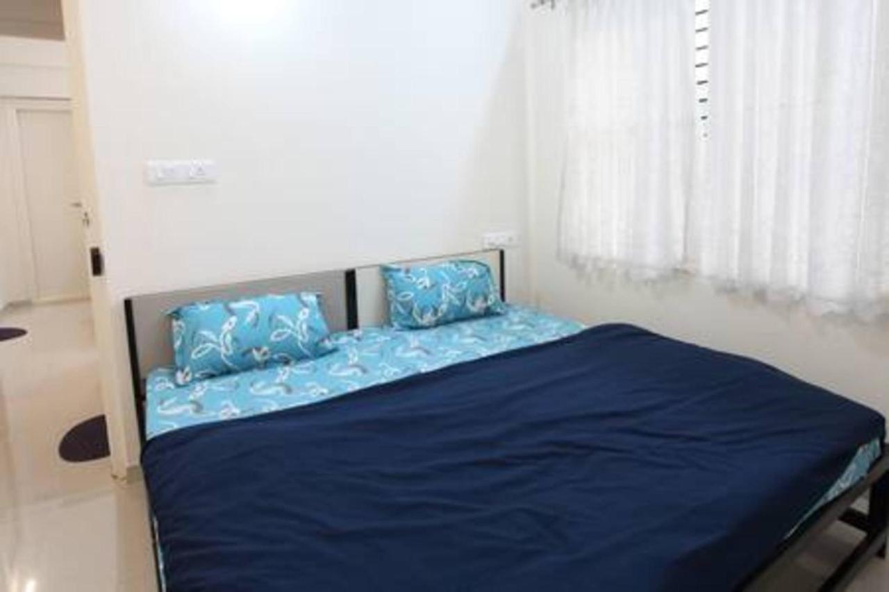 Qualtems Guest House Bangalore Exterior foto